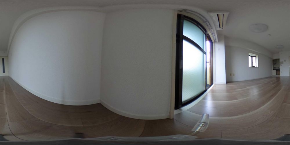 �y�����E���r���O�z�@