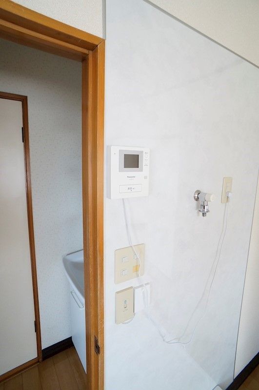 �y�Z�L�����e�B�z�@