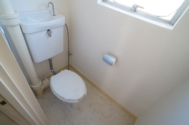 �y�g�C���z�@�����t���ĒʋC���̗ǂ��g�C���ł��B