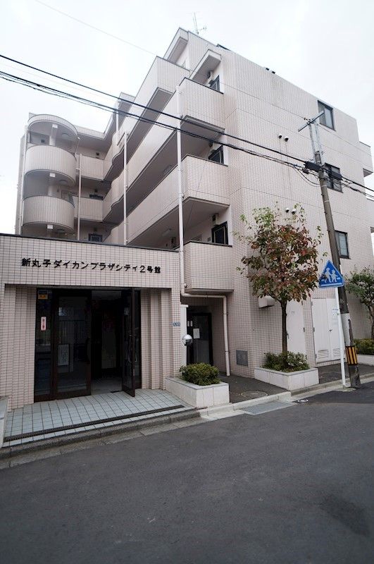 �y�G���g�����X�z�@�Ǘ��l���΂Ȃ̂ŃG���g�����X�͂��ꂢ�ɐ����Ă��܂��B