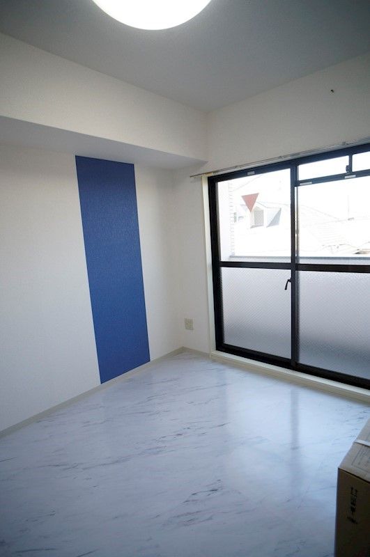 �y���ԁE���r���O�z�@�����V�����ȕǎ��ɂȂ��Ă��܂��B