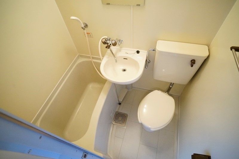 �y�o�X�z�@�g�������Ε֗��ŃR�X�p�ǍD�̂R�_���j�b�g�o�X�ł��B